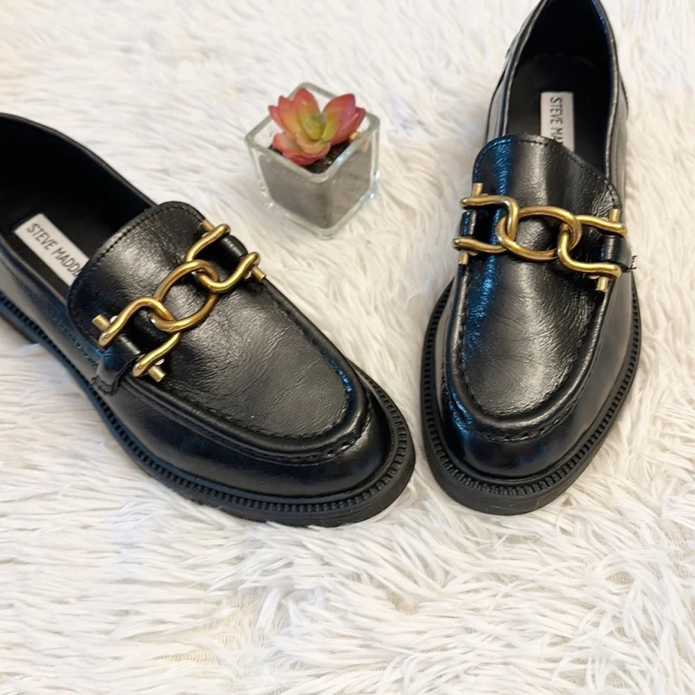NEW Steve Madden Karmine Black Leather Gold Chain Loafers women sz 5,7.5,8.5,9.5 - Picture 4 of 9